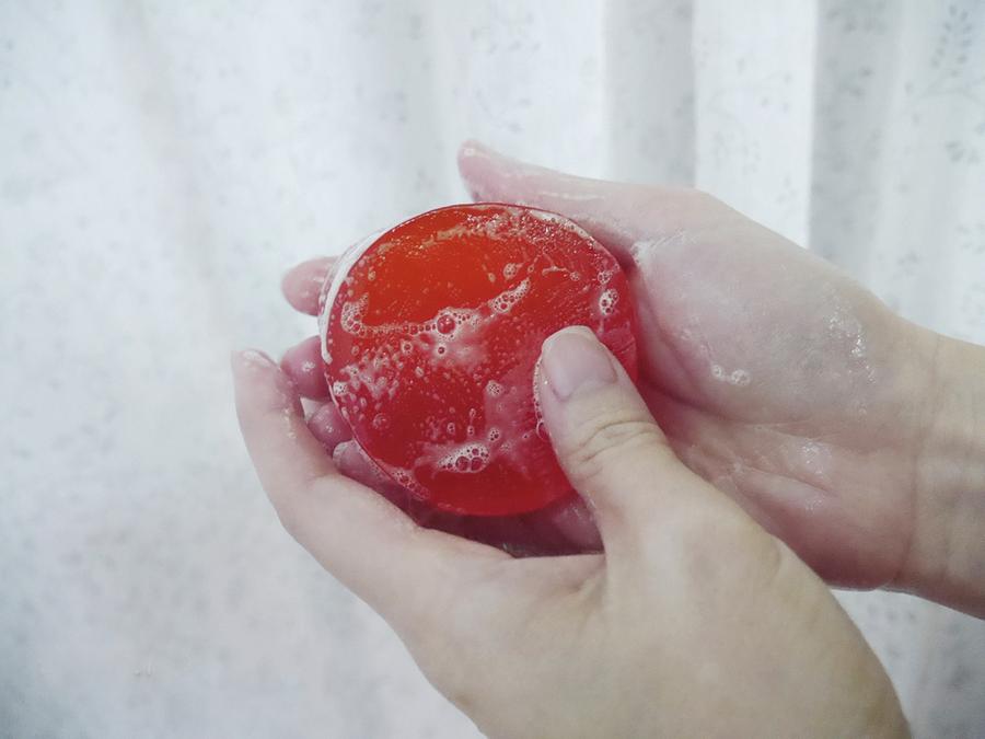 Skin brightening face cleansing soap