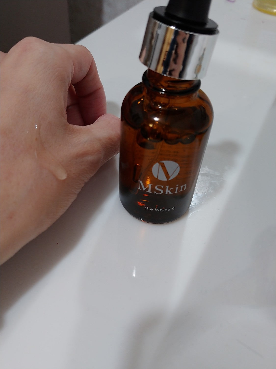MSkin the White C Whitening Serum Lightens Dark Spots & Pigmentation (30ml) - GBS